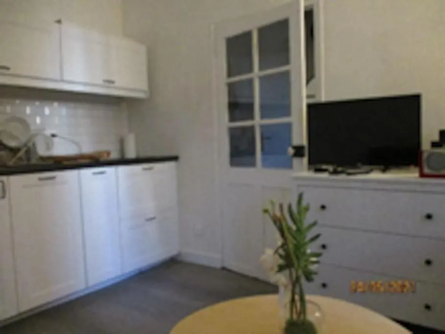 Bandol - City Center - Small One Bedroom Flat Lägenhet